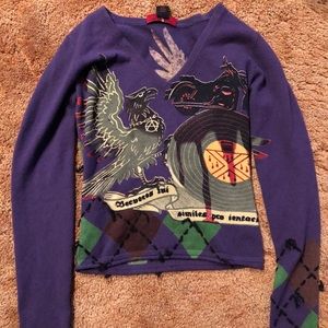 Small cashmere sweater